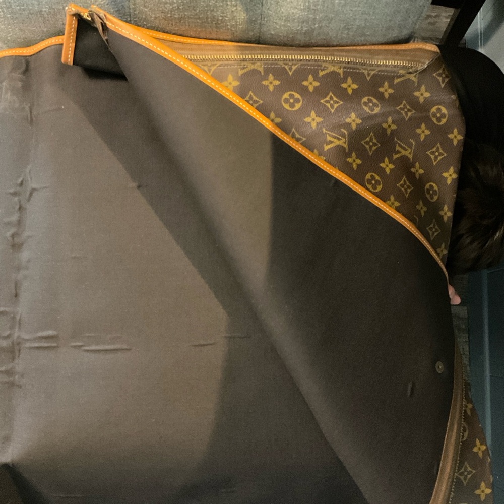 Louis Vuitton Vintage Portfolio - Picture 3 of 4